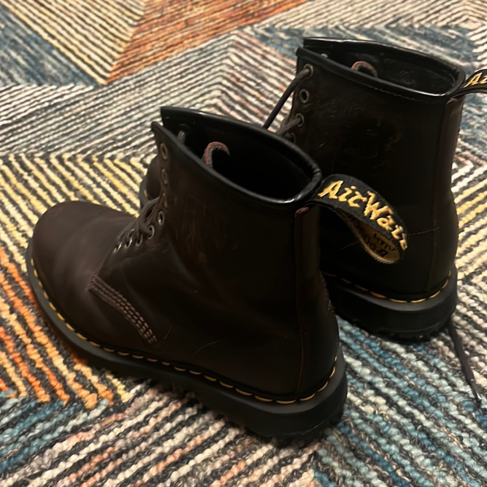 Men’s size 8 Dr. Martins only worn a few times, damage from lacing